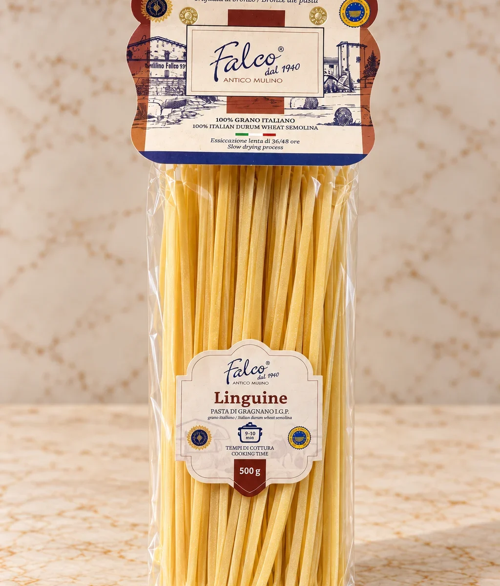 Falco Linguine makaronų pakuotė ant marmurinio stalviršio